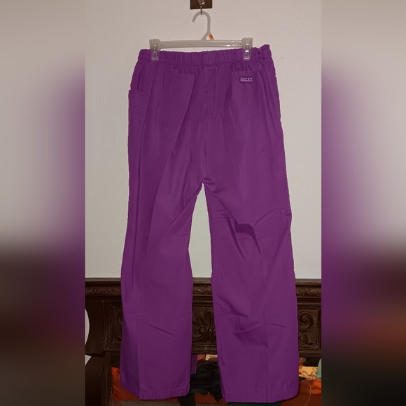 Butter soft scrubs by UA scrub pants 👖sz Large. 2 for $20 - Picture 2 of 8